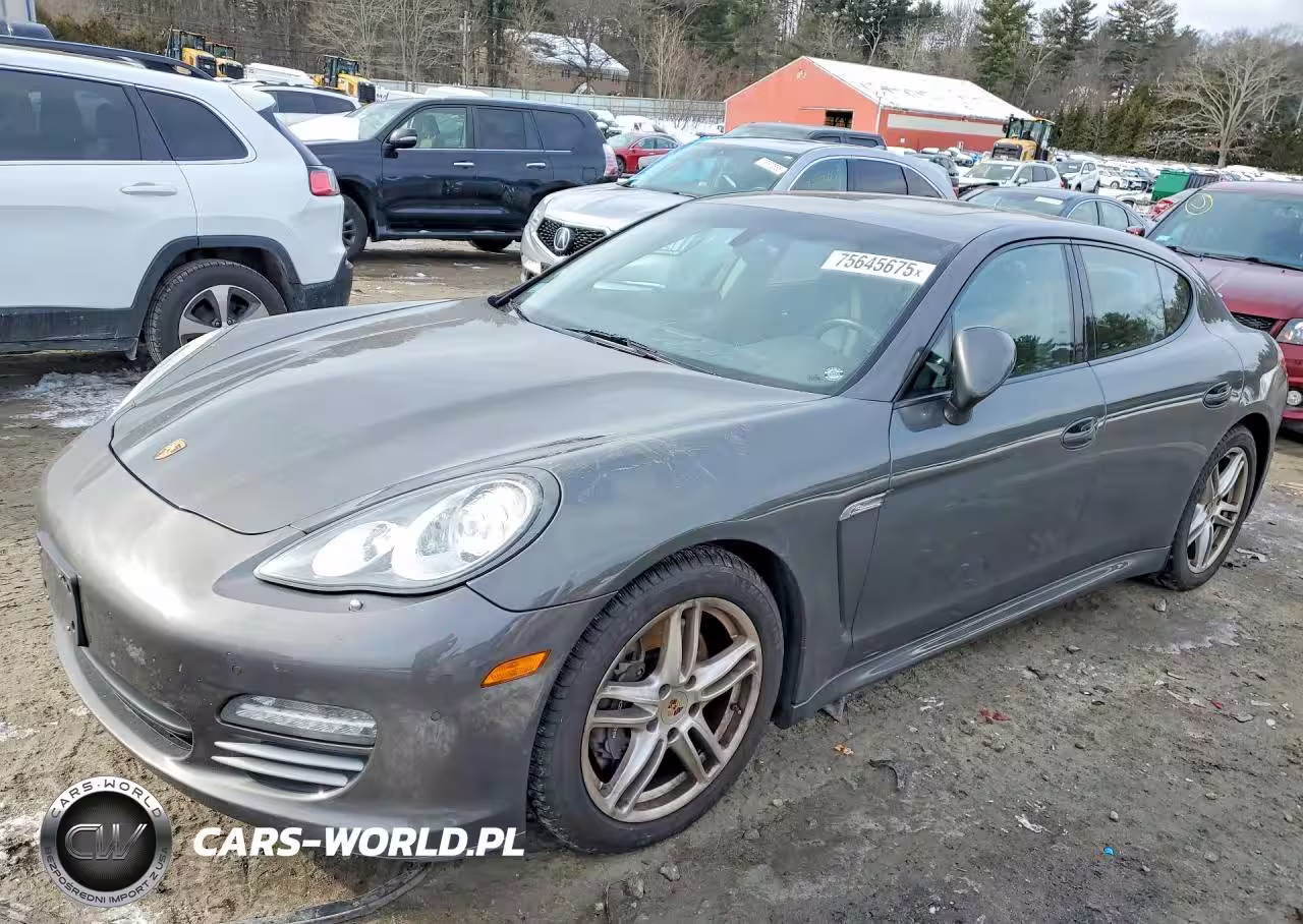 2013 Porsche Panamera 2