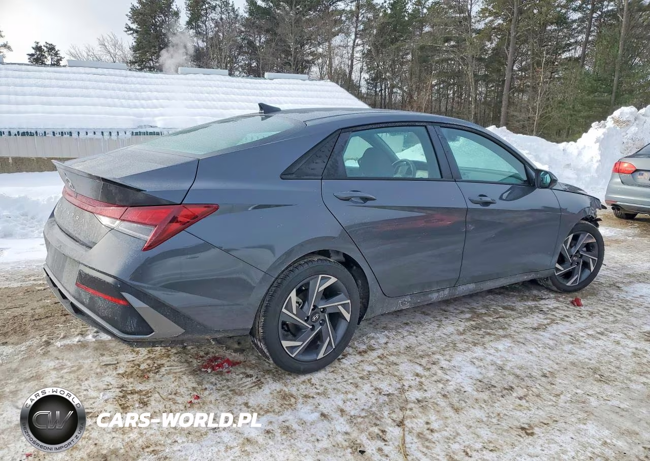 2025 Hyundai Elantra Sel Sport VIN:KMHLM4DG8SU092773 - 3