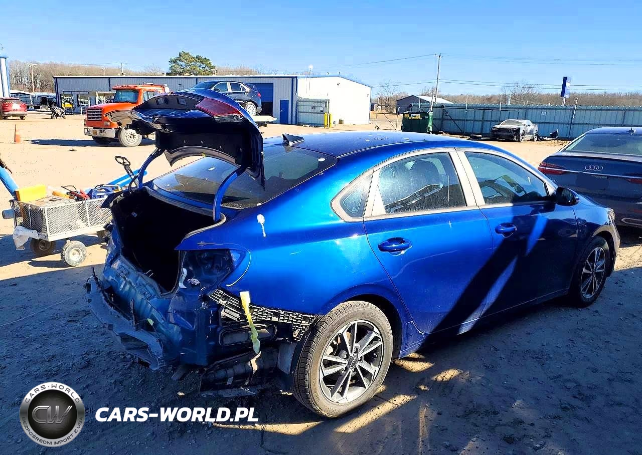 2022 Kia Forte Fe VIN:3KPF24AD0NE426962 - 3