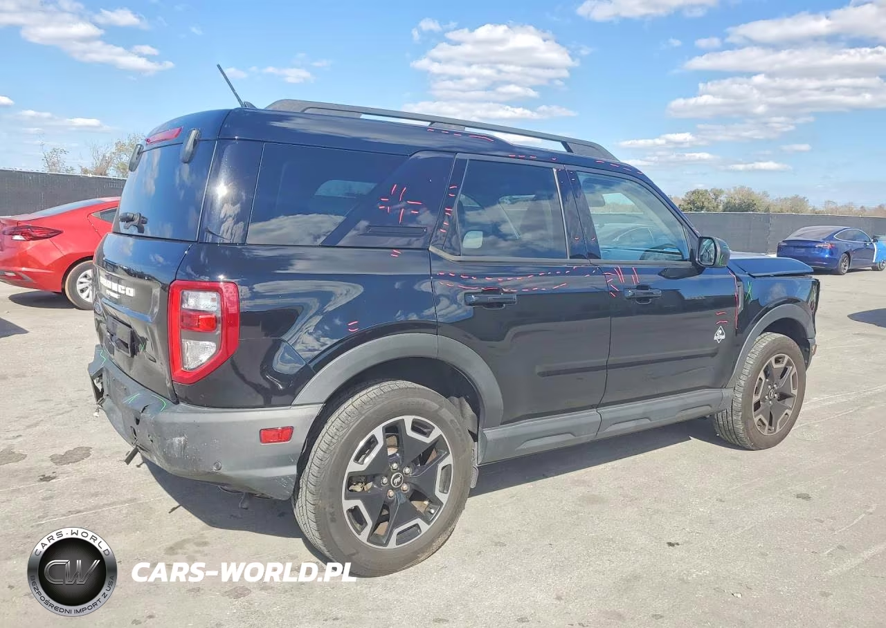 2021 Ford Bronco Sport Outer Banks VIN:3FMCR9C61MRA36403 - 3
