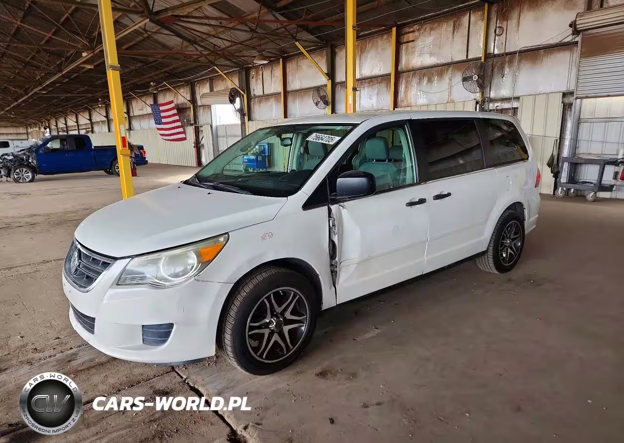 2010 Volkswagen Routan S