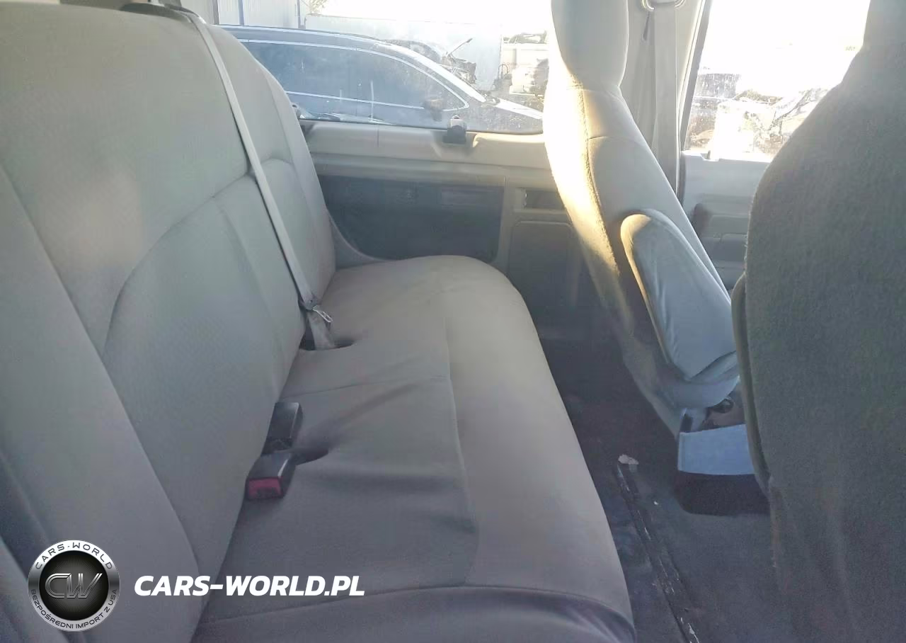 2010 Ford Econoline Wagon Xl E VIN:1FBSS3BL4ADA83376 - 11