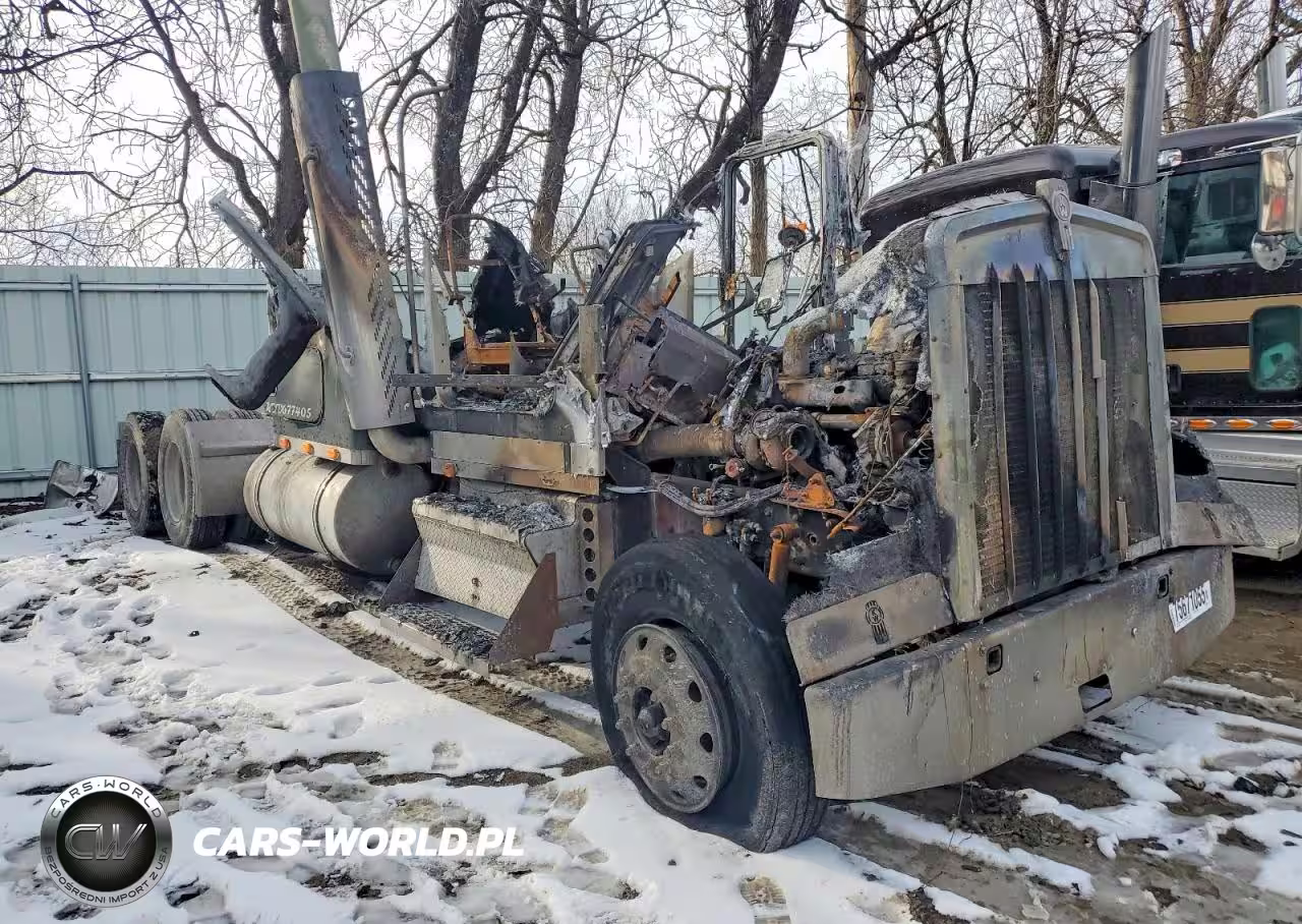 1999 Kenworth W900 Semi Truck
