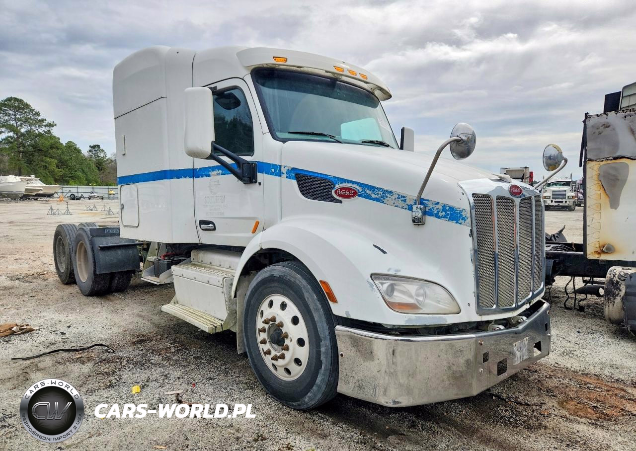 2015 Peterbilt 579 Semi Truck