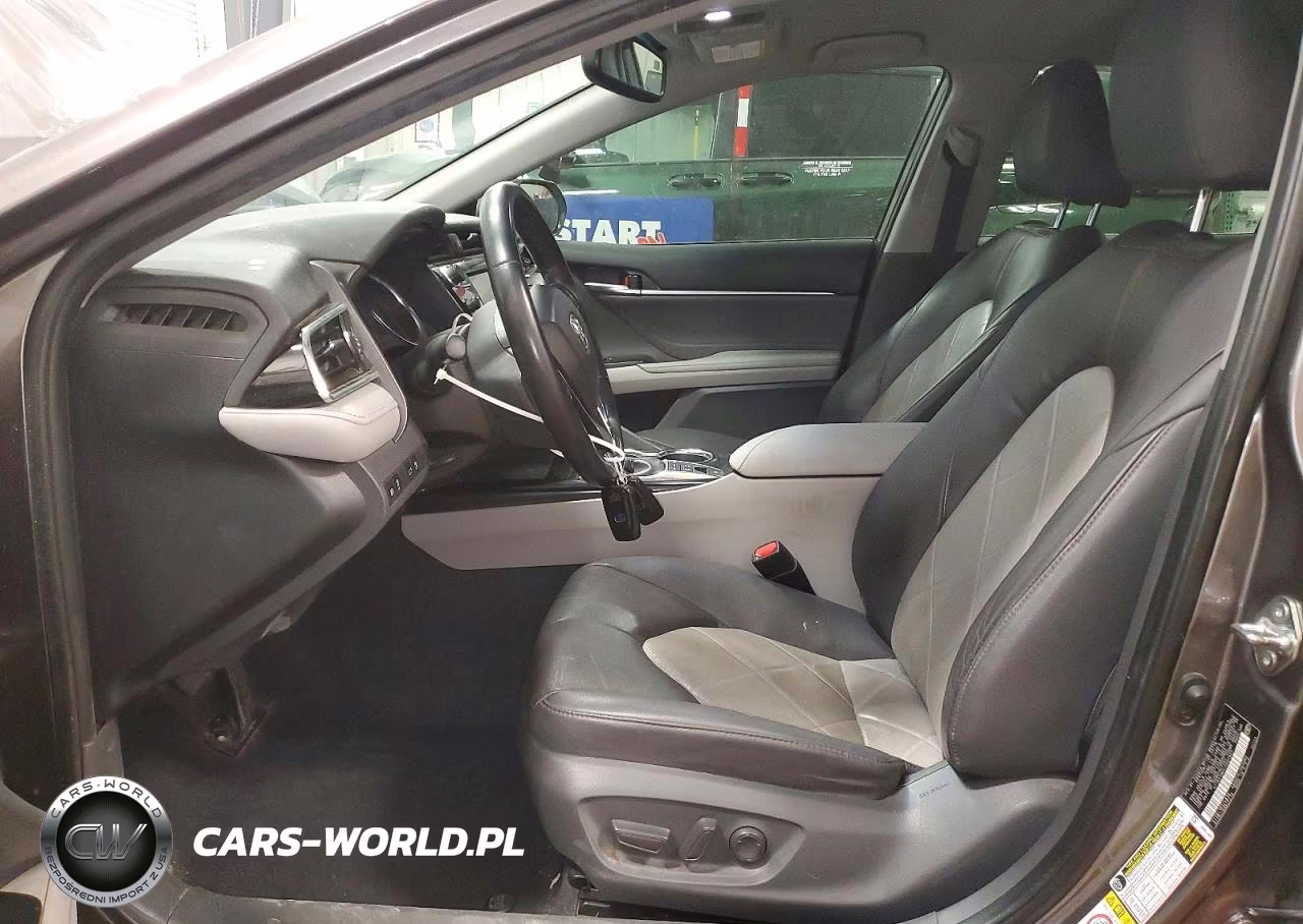 2018 Toyota Camry Hybrid VIN:4T1B21HK6JU007622 - 7