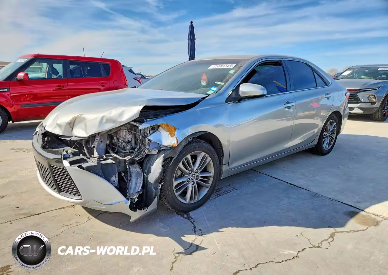 2015 Toyota Camry Hybrid