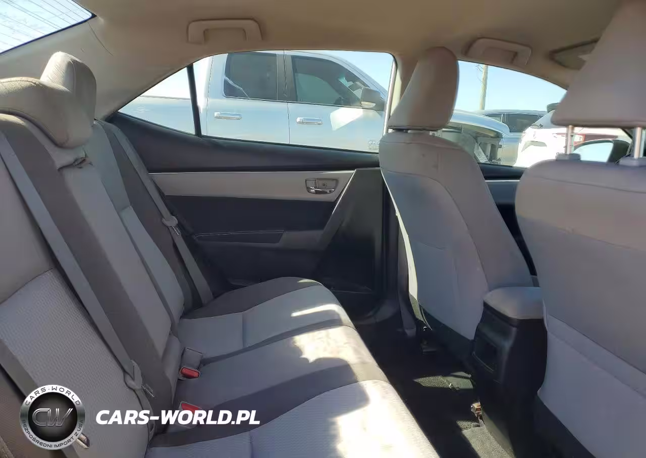 2018 Toyota Corolla L VIN:5YFBURHE0JP770210 - 10