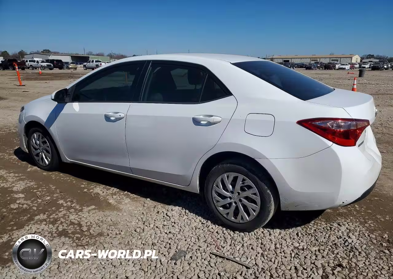 2018 Toyota Corolla L VIN:5YFBURHE0JP770210 - 2