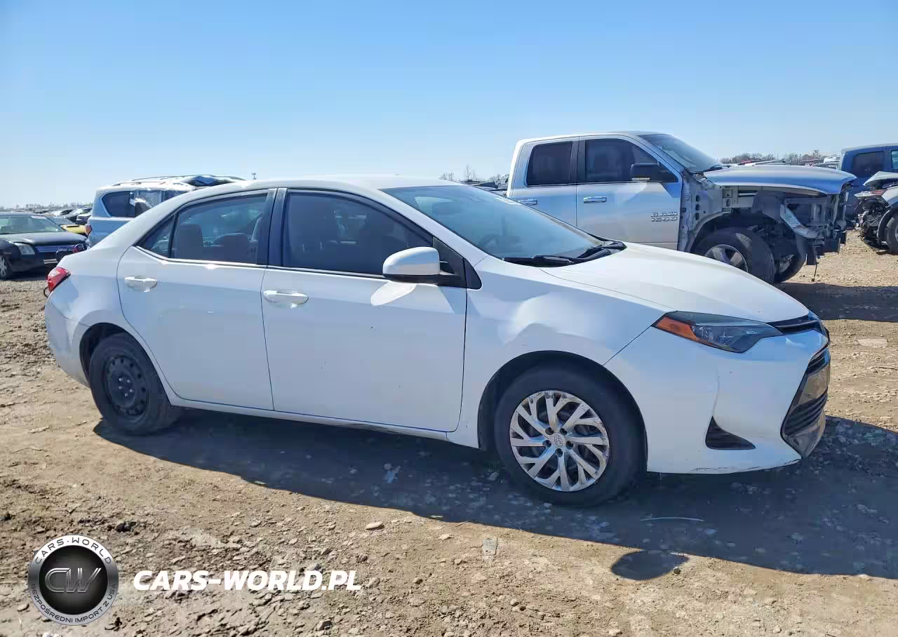 2018 Toyota Corolla L VIN:5YFBURHE0JP770210 - 4