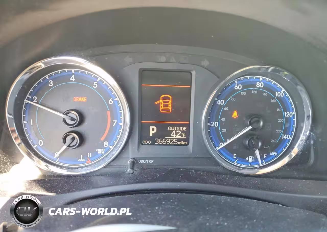 2018 Toyota Corolla L VIN:5YFBURHE0JP770210 - 9