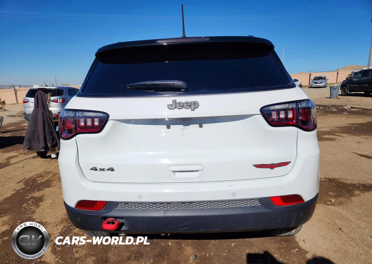 2025 Jeep Compass Trailhawk VIN:3C4NJDDN2ST609807 - 6