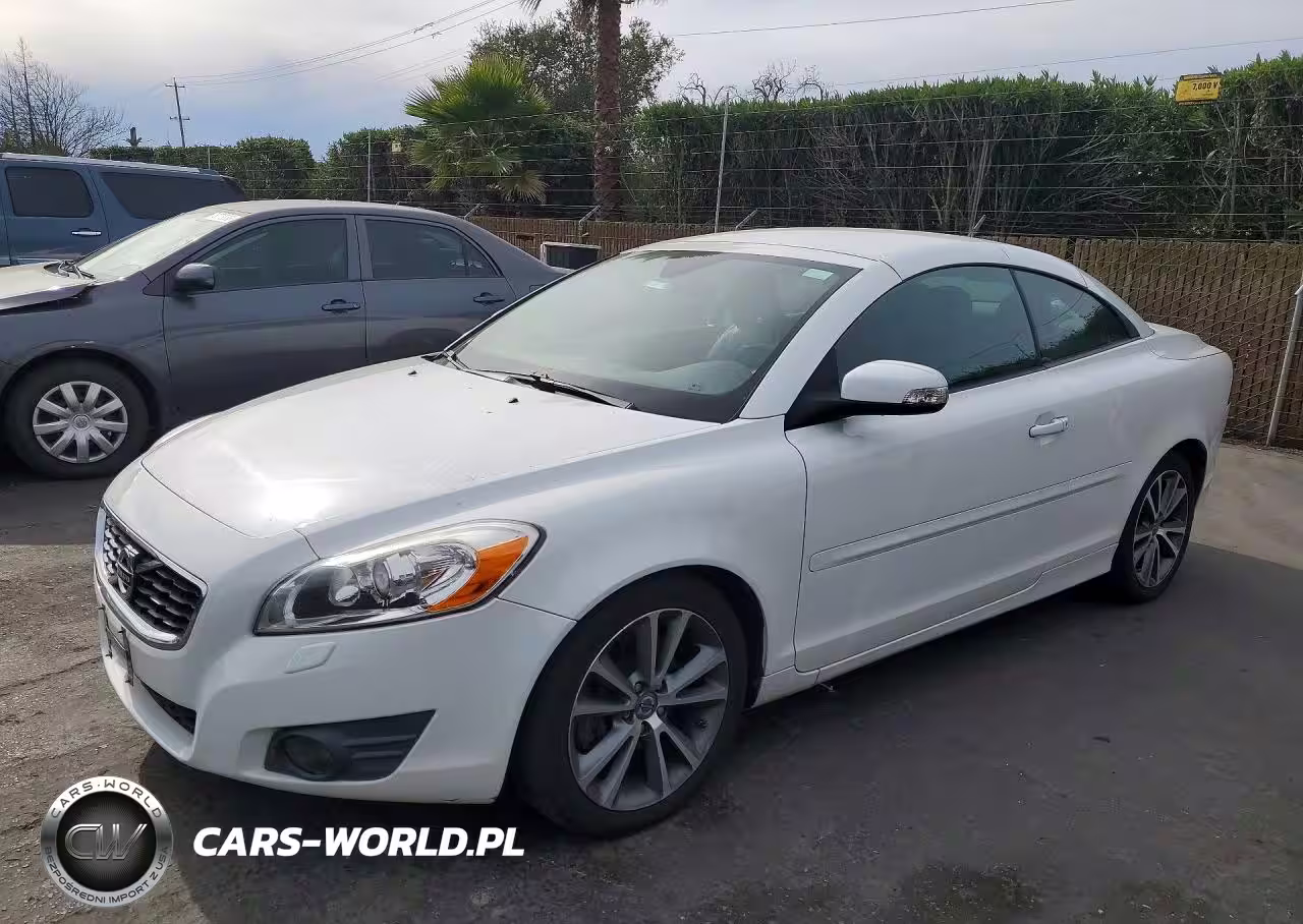 2011 Volvo C70 T5