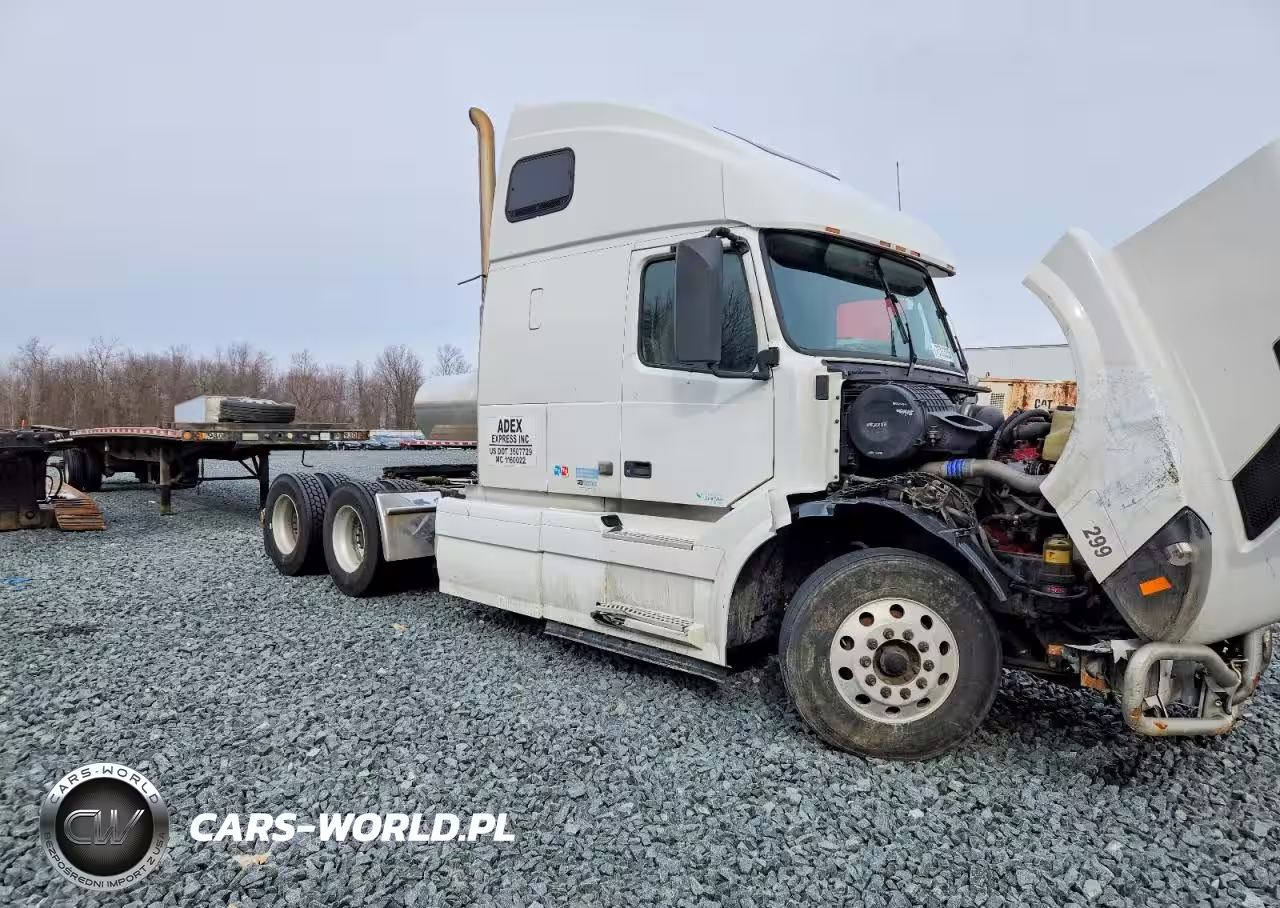 2013 Volvo Vnl Semi Truck