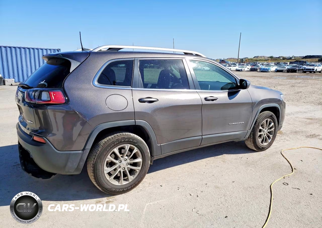 2019 Jeep Cherokee Latitude Plus VIN:1C4PJMLB0KD181029 - 3