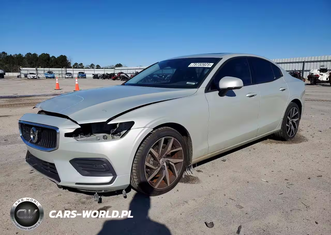 2020 Volvo S60 T5 Momentum