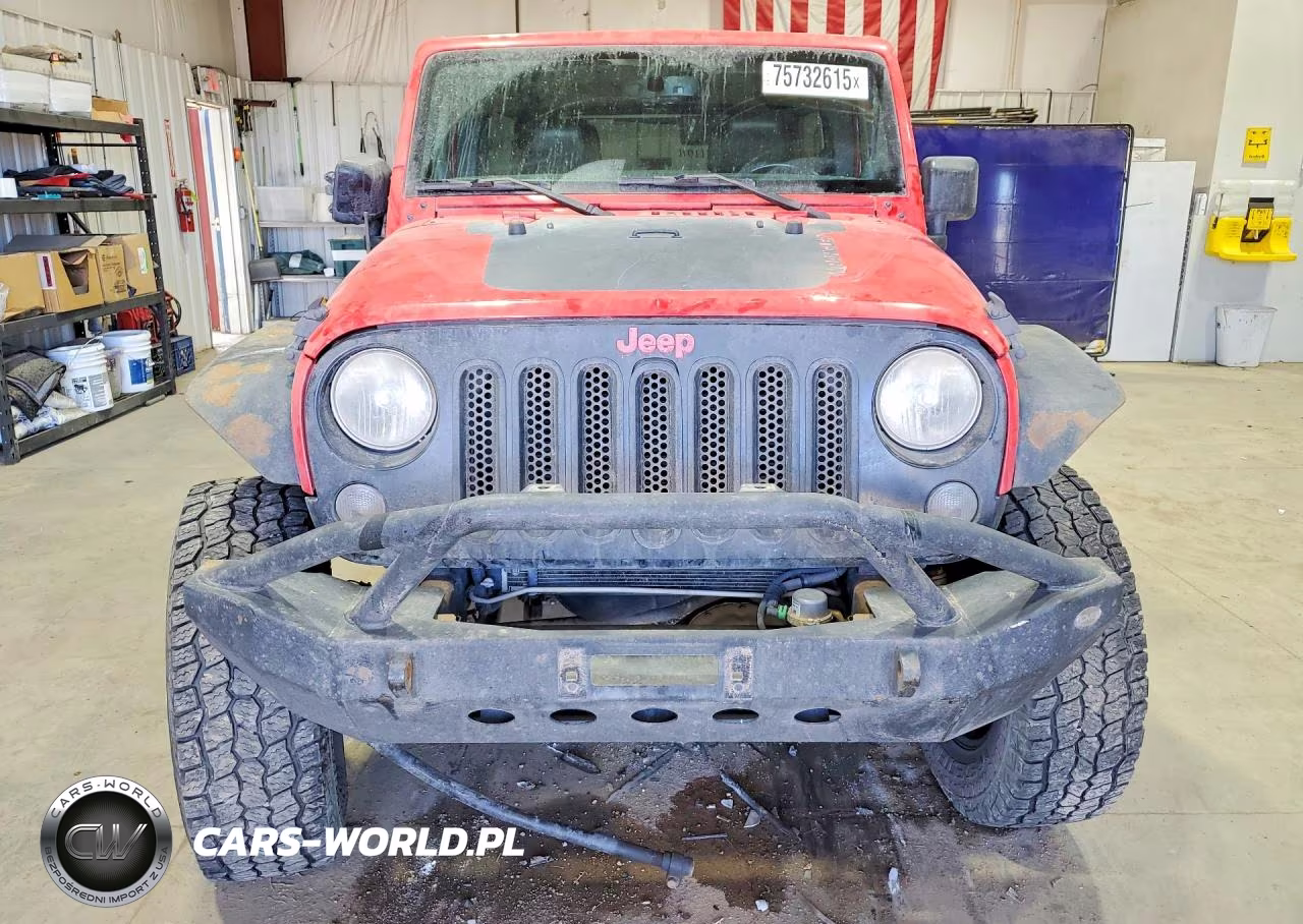 2014 Jeep Wrangler Unlimited Sahara VIN:1C4HJWEG1EL324346 - 5