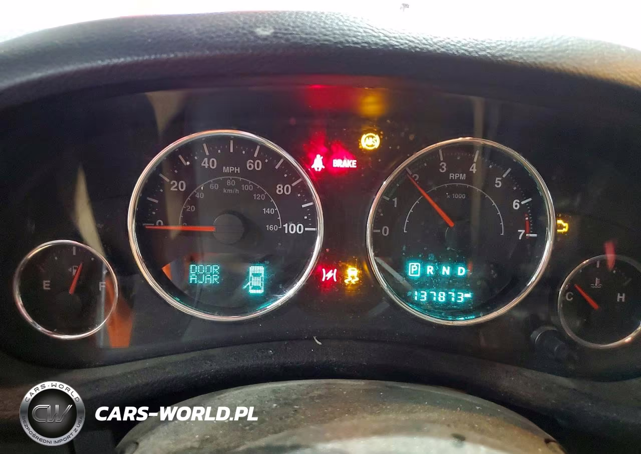 2014 Jeep Wrangler Unlimited Sahara VIN:1C4HJWEG1EL324346 - 9