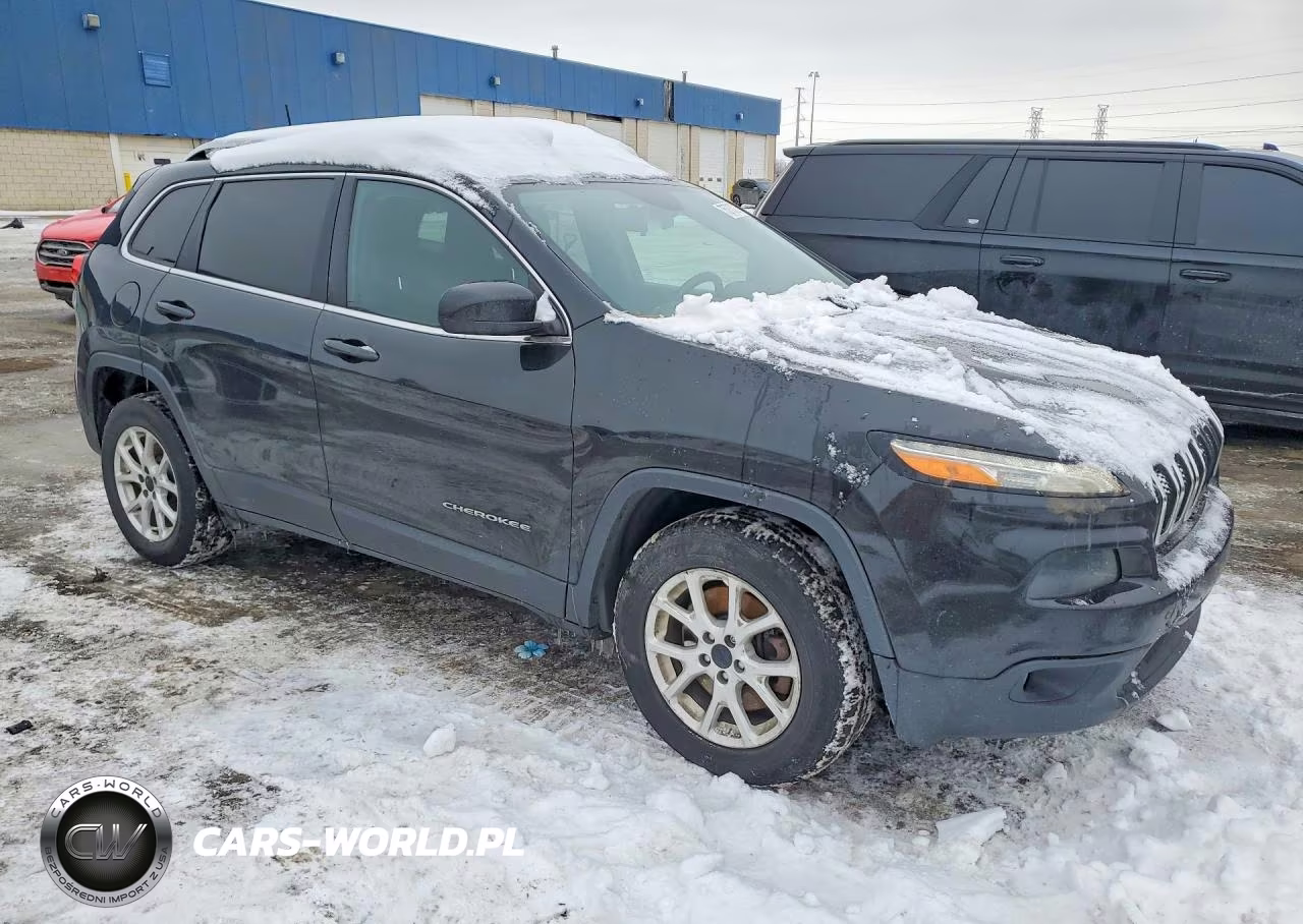 2016 Jeep Cherokee Latitude VIN:1C4PJMCS3GW294419 - 4