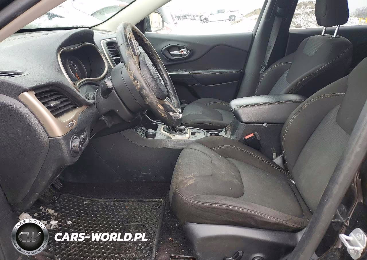 2016 Jeep Cherokee Latitude VIN:1C4PJMCS3GW294419 - 7