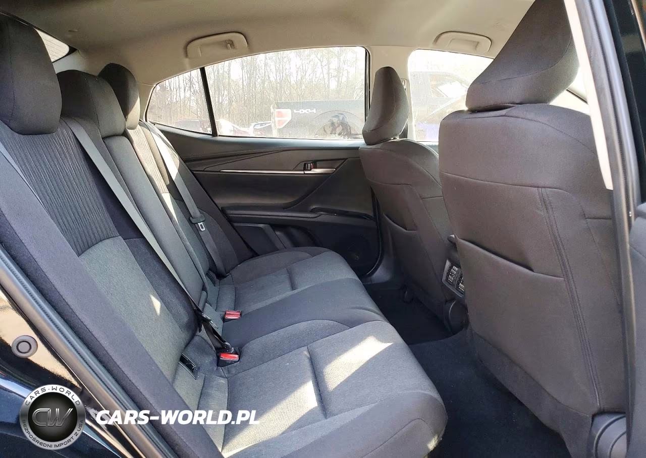 2025 Toyota Camry Le VIN:4T1DAACK9SU502790 - 10