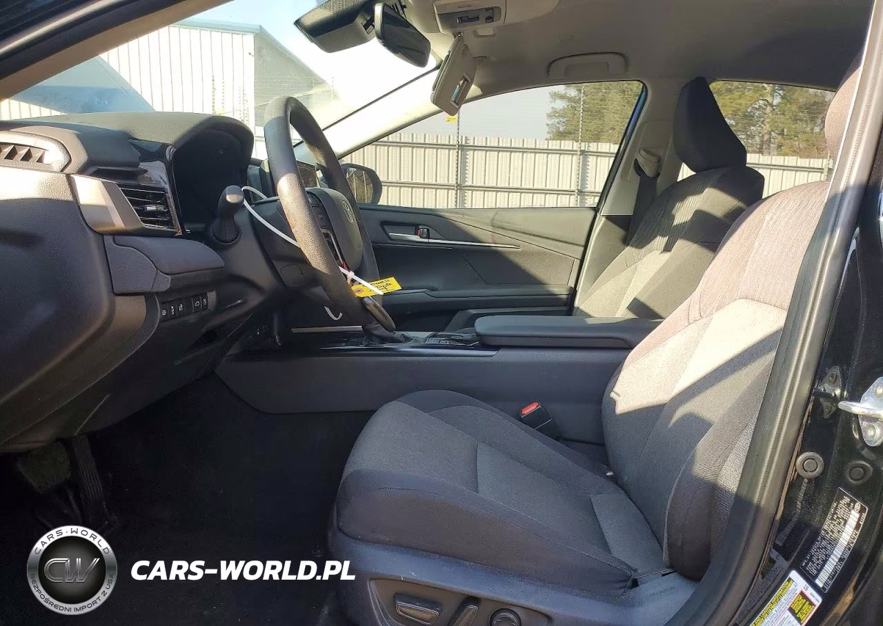 2025 Toyota Camry Le VIN:4T1DAACK9SU502790 - 7