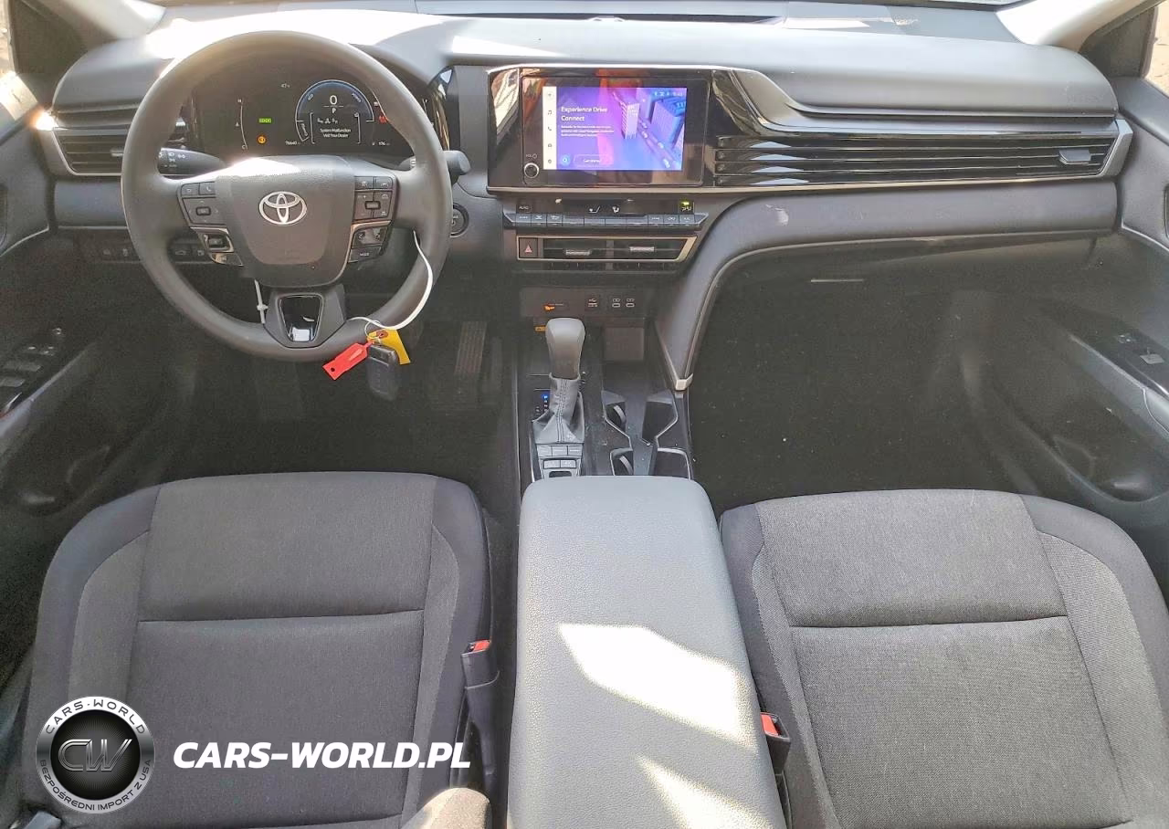 2025 Toyota Camry Le VIN:4T1DAACK9SU502790 - 8