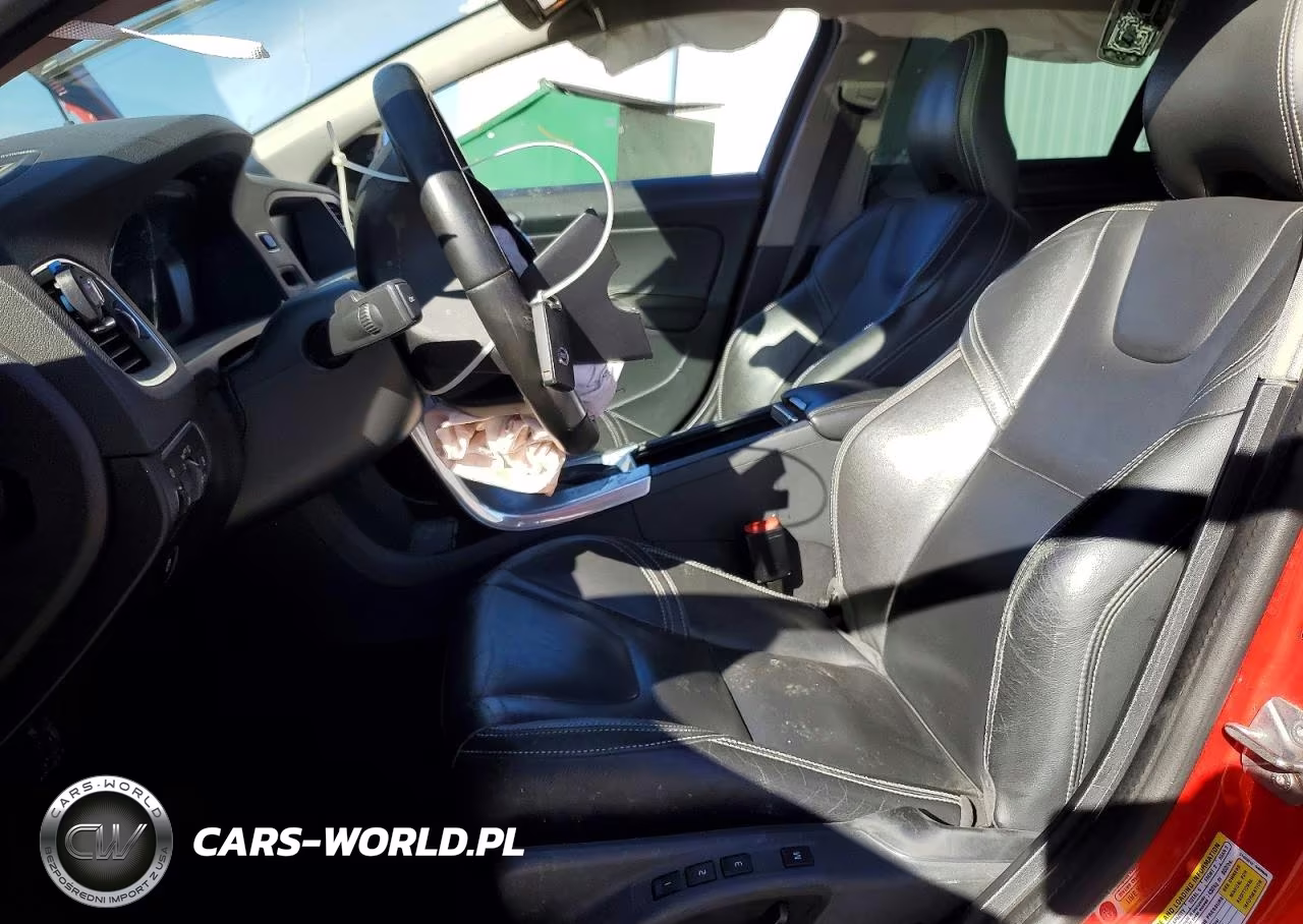 2018 Volvo V60 T5 Dynamic VIN:YV140MEL4J2390029 - 7