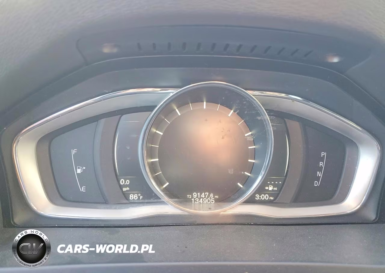 2018 Volvo V60 T5 Dynamic VIN:YV140MEL4J2390029 - 9