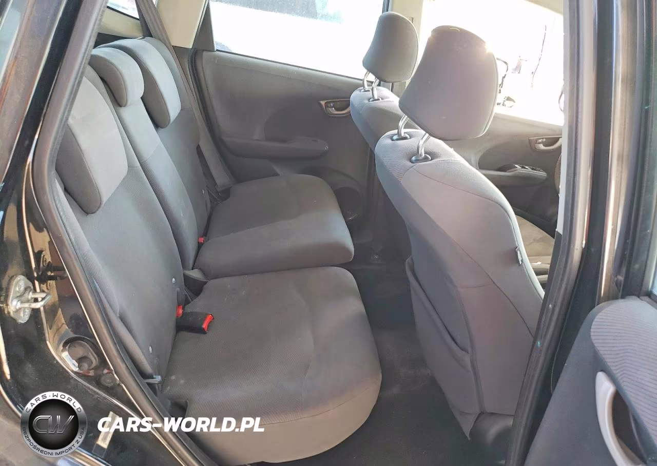 2011 Honda Fit VIN:JHMGE8H36BC007340 - 10