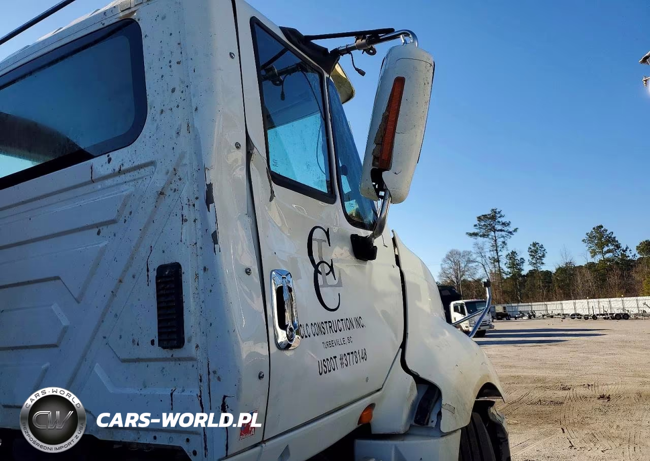 2015 International Prostar Semi Truck VIN:1HSDJAPR1FH653267 - 9