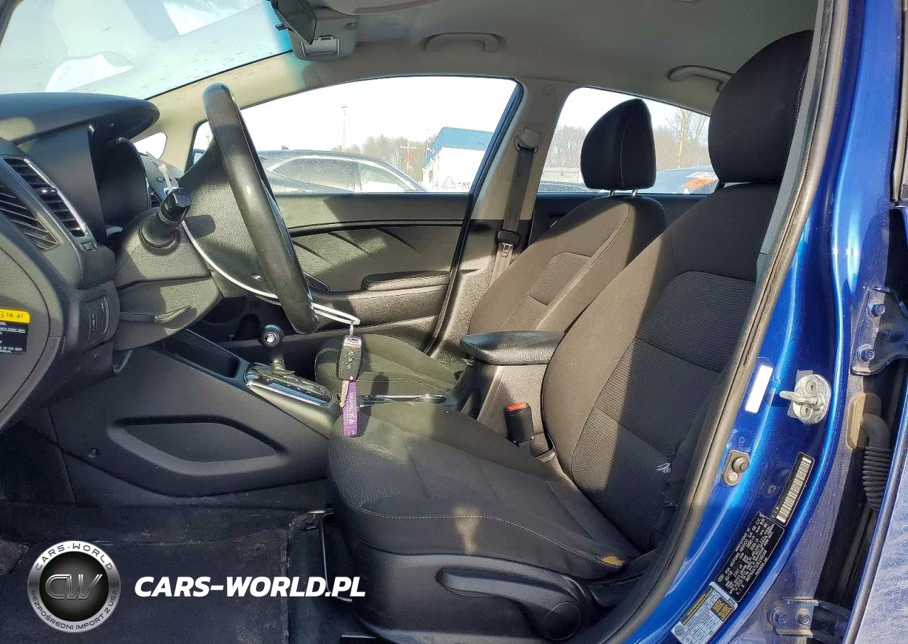 2018 Kia Forte VIN:3KPFK4A72JE236049 - 7
