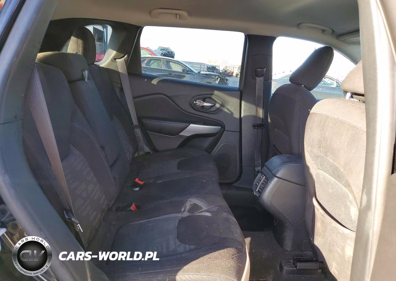 2020 Jeep Cherokee Latitude VIN:1C4PJMCX0LD509403 - 11