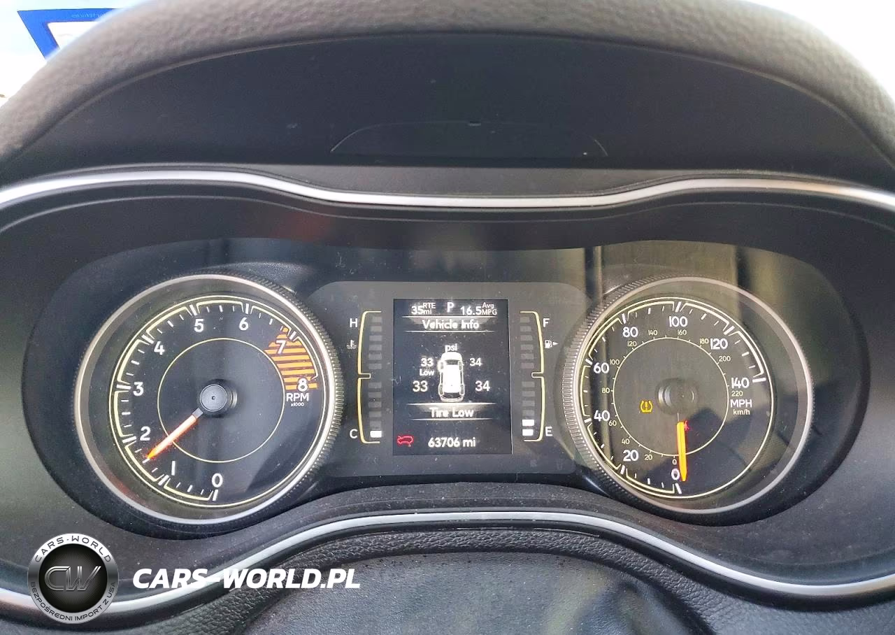 2020 Jeep Cherokee Latitude VIN:1C4PJMCX0LD509403 - 9