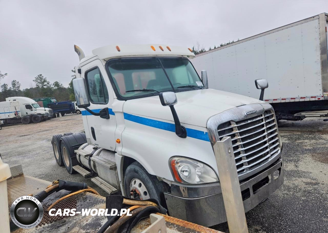 2011 Freightliner Cascadia Semi Truck