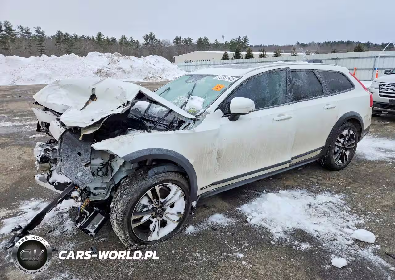 2019 Volvo V90 Cross Country T5 Momentum