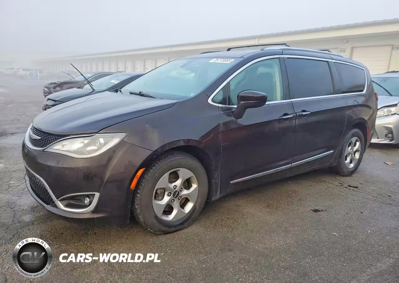 2017 Chrysler Pacifica Touring L Plus