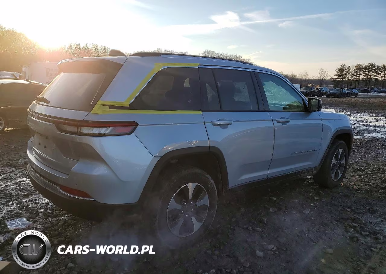 2023 Jeep Grand Cherokee Limited 4Xe VIN:1C4RJYB62PC664099 - 3