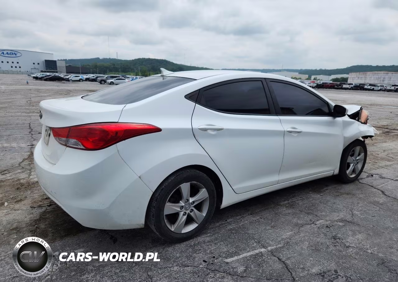 2013 Hyundai Elantra Gls VIN:5NPDH4AE4DH372767 - 3