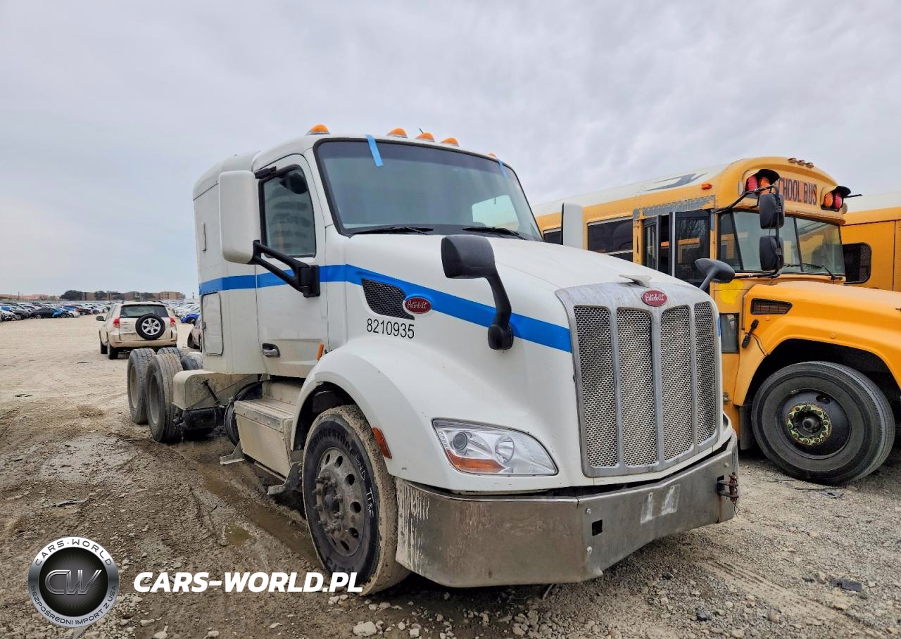 2015 Pntw 579 - Semi Truck