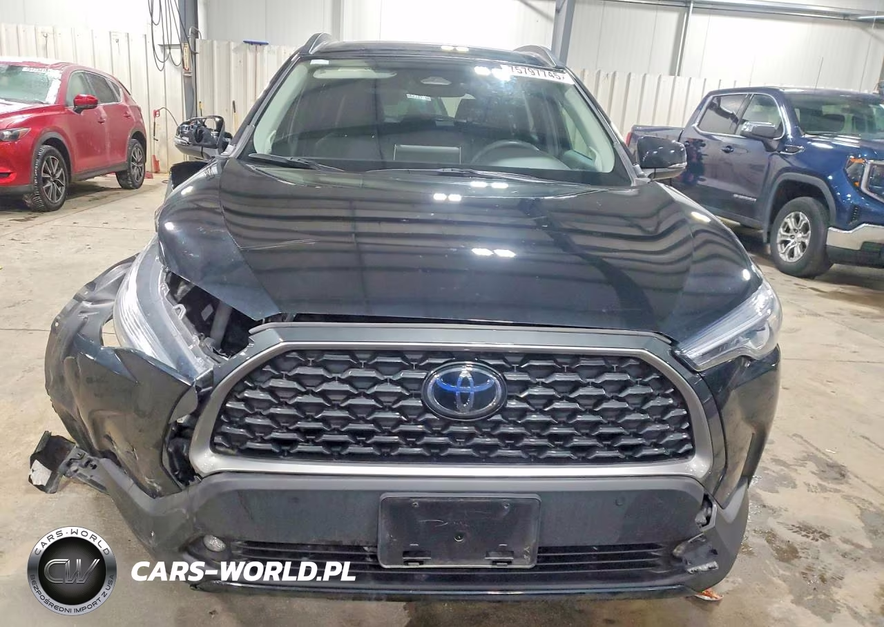 2023 Toyota Corolla Cross Xle VIN:7MUDAABG6PV060389 - 5