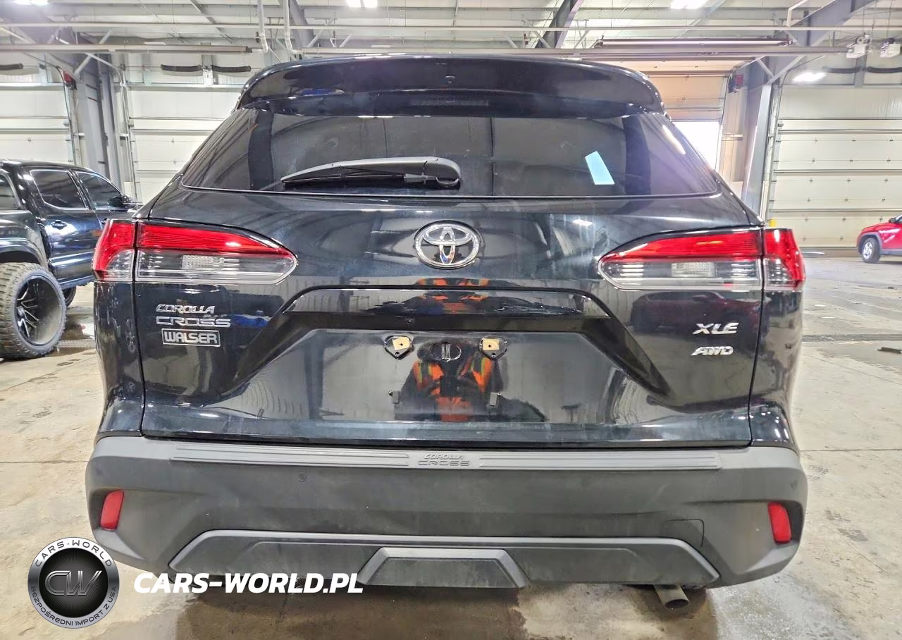 2023 Toyota Corolla Cross Xle VIN:7MUDAABG6PV060389 - 6