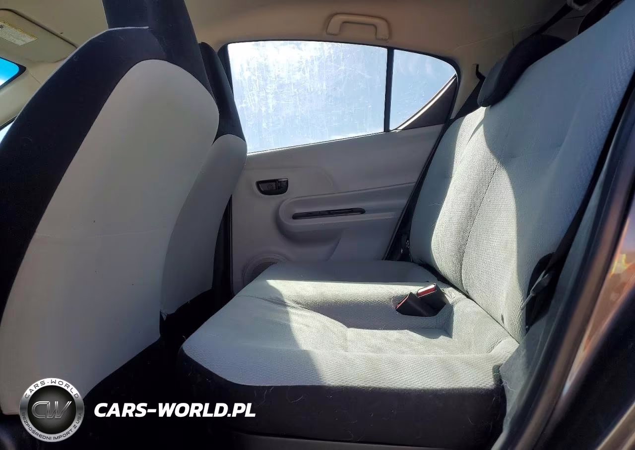 2014 Toyota Prius C VIN:JTDKDTB38E1084656 - 11