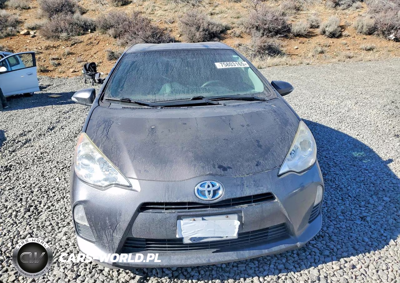 2014 Toyota Prius C VIN:JTDKDTB38E1084656 - 5
