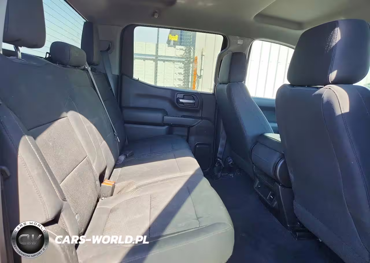 2020 Chevrolet Silverado K1500 Custom VIN:3GCPYBEH1LG117295 - 10