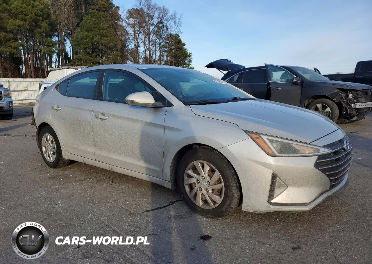2019 Hyundai Elantra Se VIN:5NPD74LF8KH456614 - 4