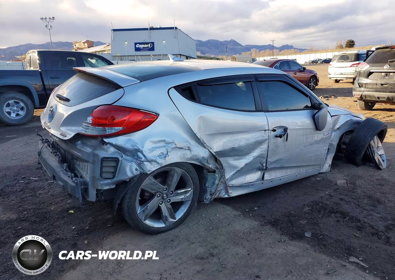 2013 Hyundai Veloster VIN:KMHTC6AE1DU152834 - 3