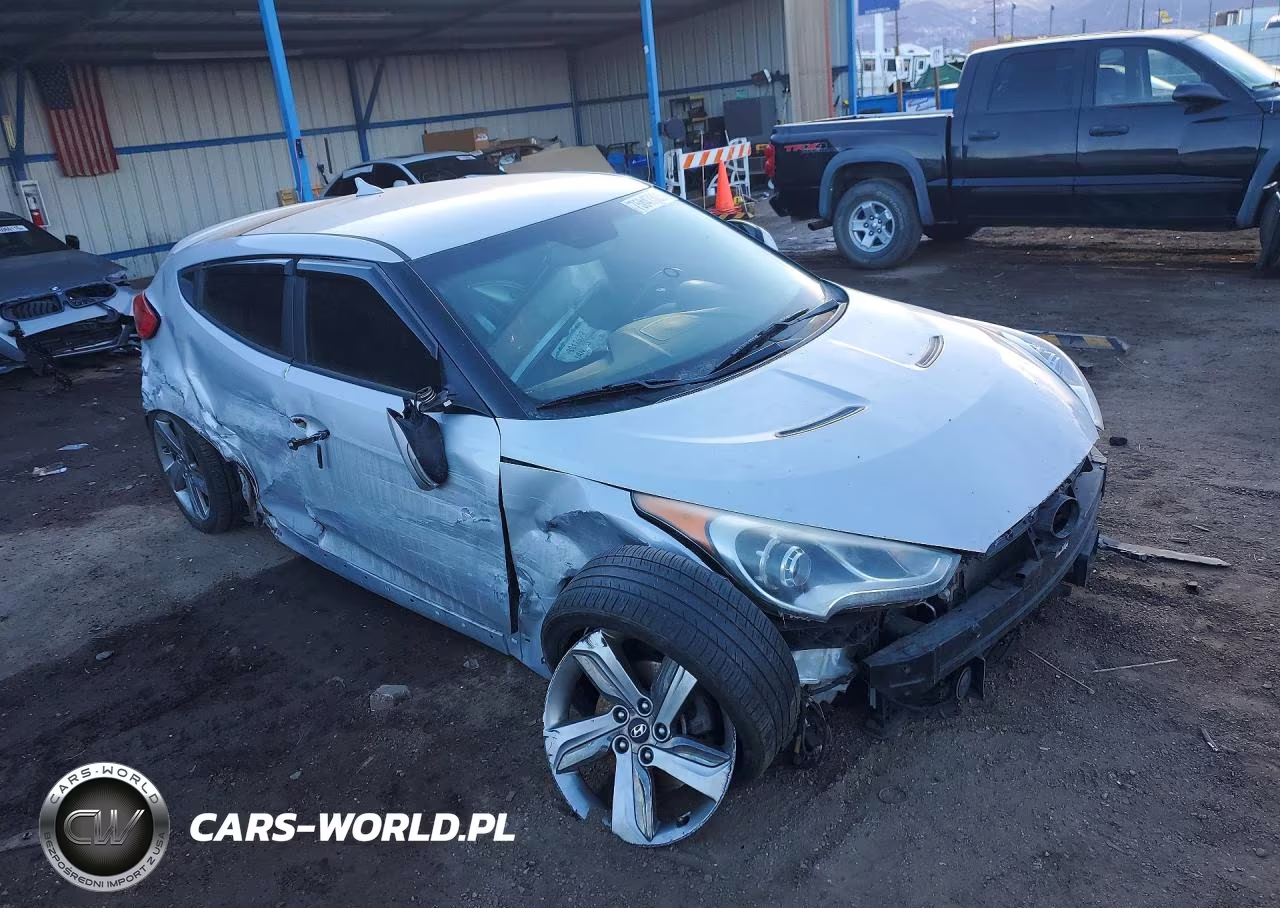 2013 Hyundai Veloster VIN:KMHTC6AE1DU152834 - 4