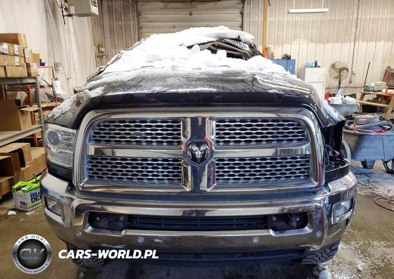 2018 Ram 2500 Laramie VIN:3C6UR5FJ3JG316484 - 5