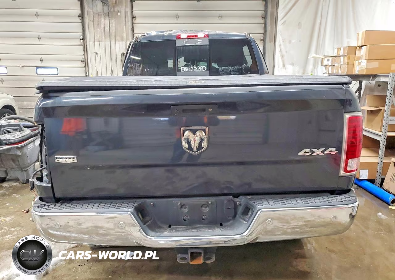 2018 Ram 2500 Laramie VIN:3C6UR5FJ3JG316484 - 6