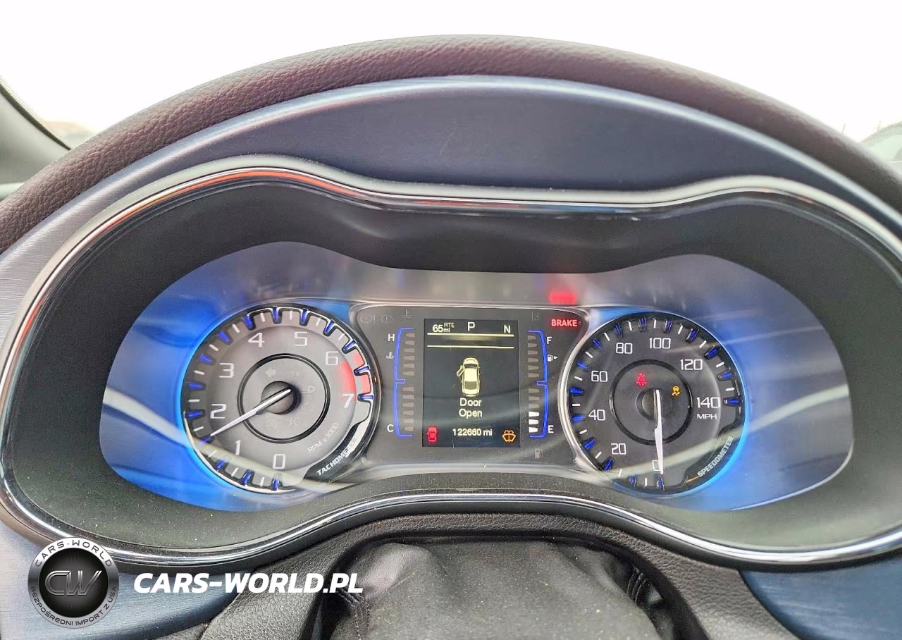 2015 Chrysler 200 S VIN:1C3CCCBB2FN629473 - 9
